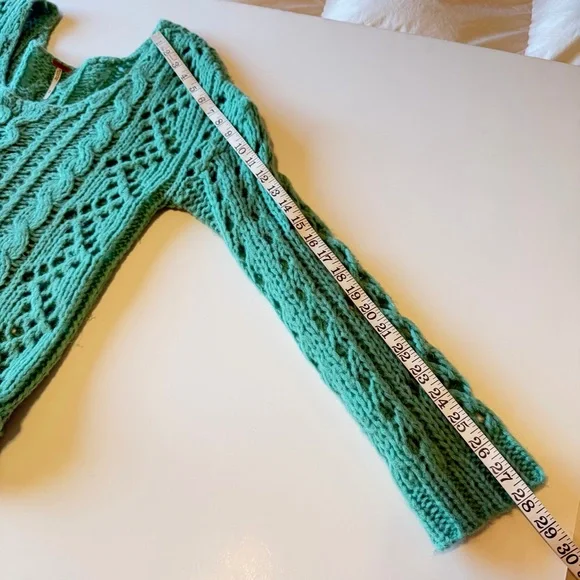Free People Fluff cableknit chunky pullover sweater, scoop neck, green sz M - Picture 5 of 13